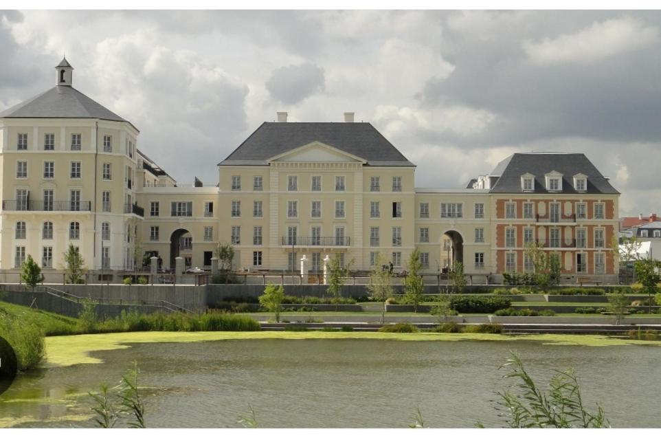 Appartement Situe Place Toscane A 5 Min De Disney 세리스 외부 사진